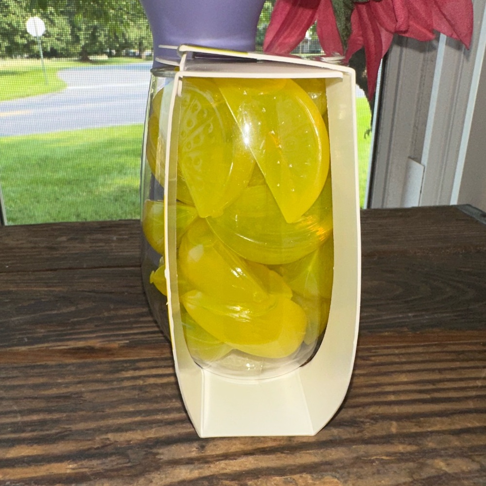 Joie Yellow Lemon Ice Tray with Reusable Cup/16.5 OZ./NWT - Picture 3 of 5
